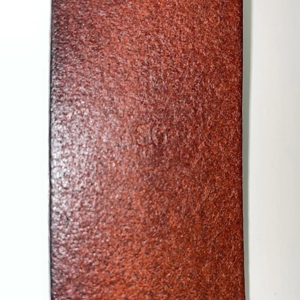 J Crew men’s Size 36 distressed brown leather‎ belt with silver buckle. GUC